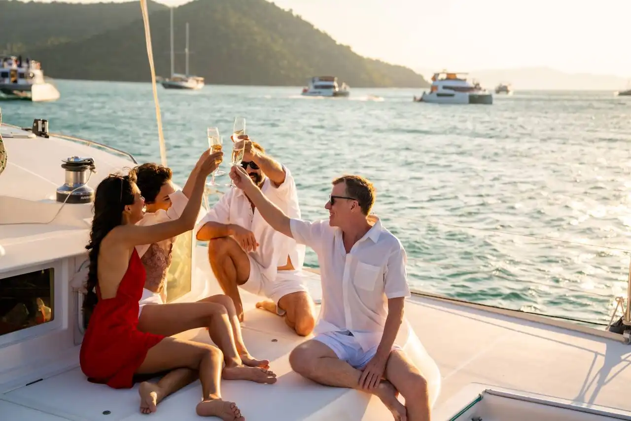 Аренда яхты для гостей Maxx Royal Kemer – VIP яхт туры по бухтам и островам Кемера